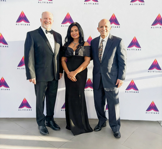 Thenral Mangadu Receives Mike Dipp Humanitarian Award